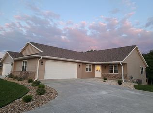 3824 W Tripp Rd, Janesville, WI 53548