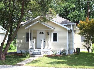 437 N East St, Carlinville, IL 62626
