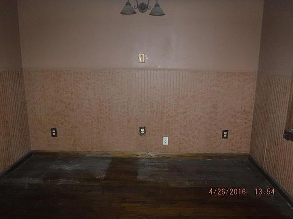 5th image of 4199 Unroe Ave