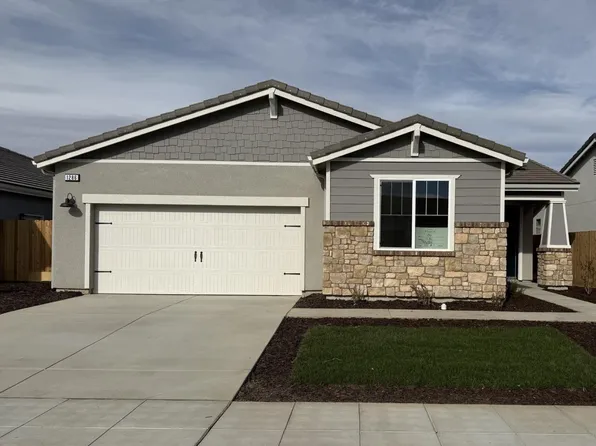 1286 S Traverse Dr, Madera, CA 93636