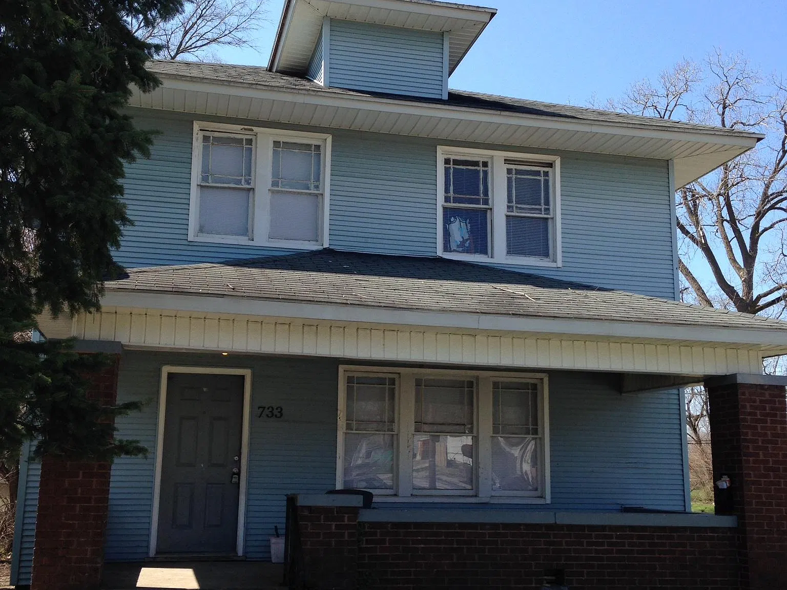 733 N Saint Louis Blvd — Photo 1