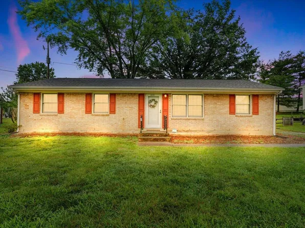 2619 Embassy Dr, Roanoke, VA 24019