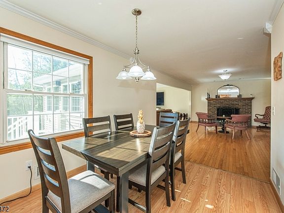 3rd image of 43 Bisset Dr