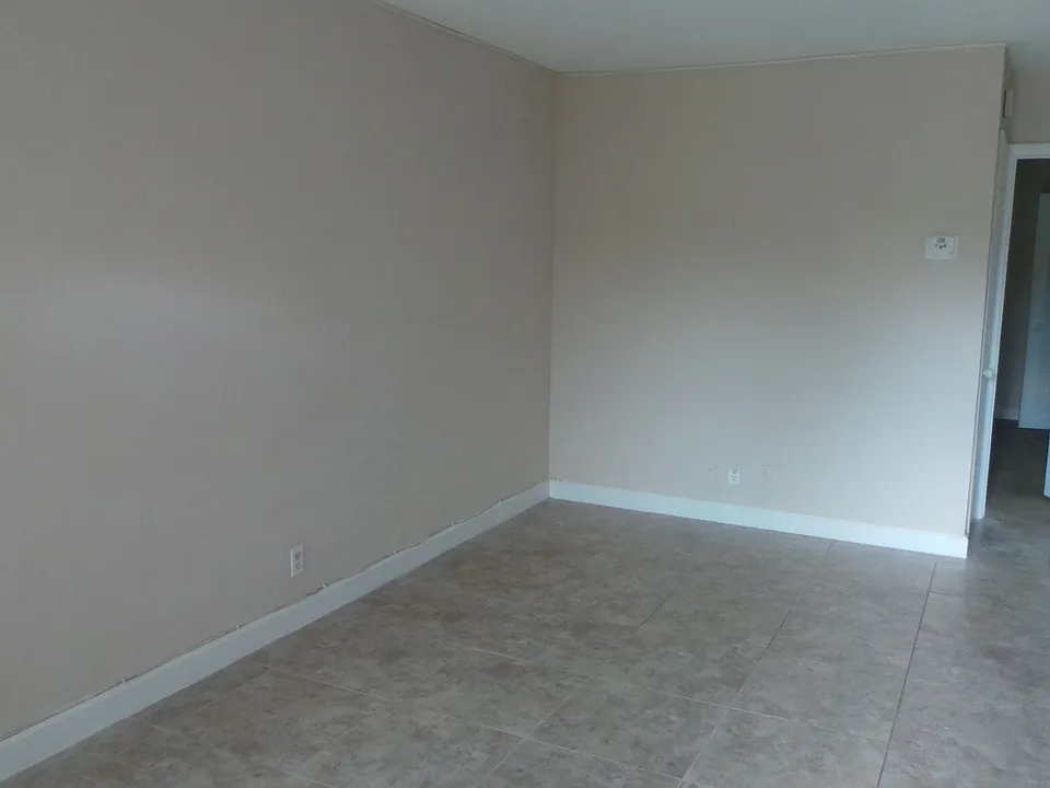 131 NE 40th Ct #203