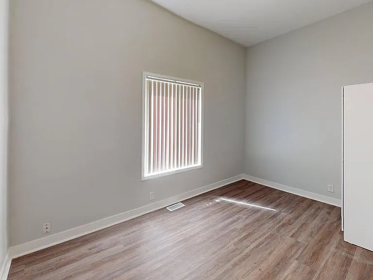 1043 N Holmes Ave — Photo 6