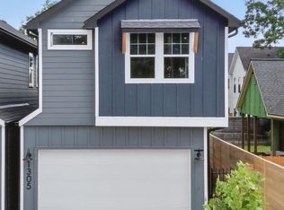 1305 Amundsen St N, Houston, TX 77009