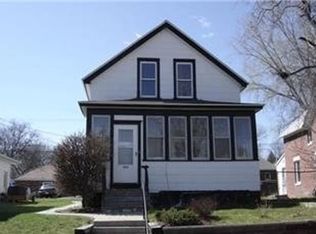 1105 Woodbridge St, Saint Paul, MN 55117