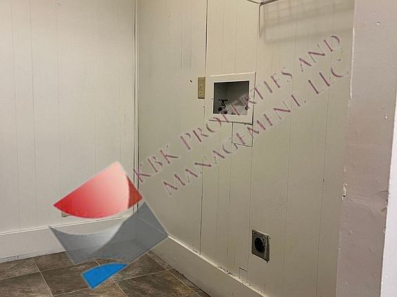 5th image of 401 Alamosa Ave APT A