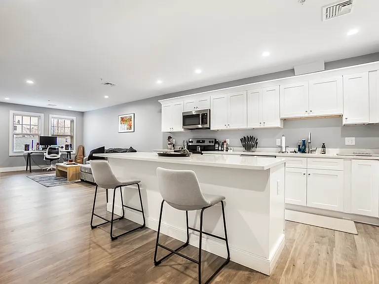243 Bussey St #404 — Photo 13