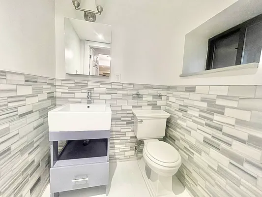 Rented by Century 21 Premier  | media 8