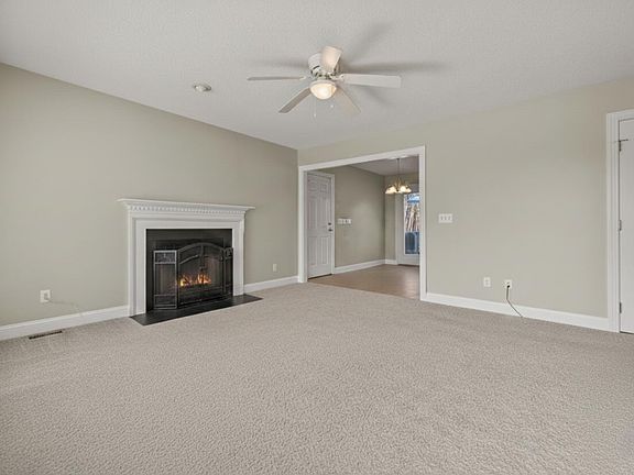 5th image of 80 Spencers Gate Dr