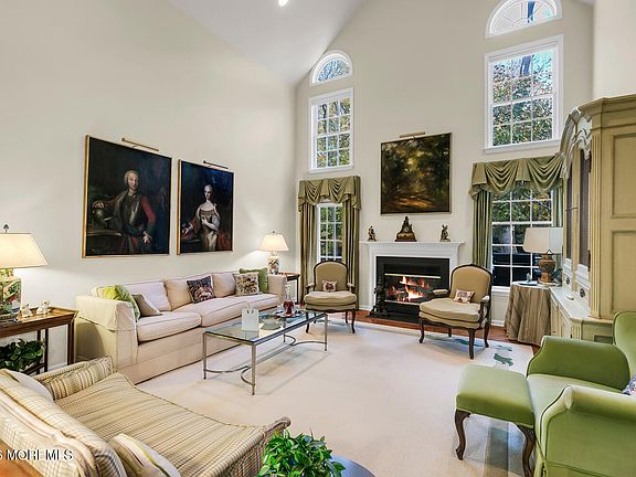 4th image of 46 Windward Way