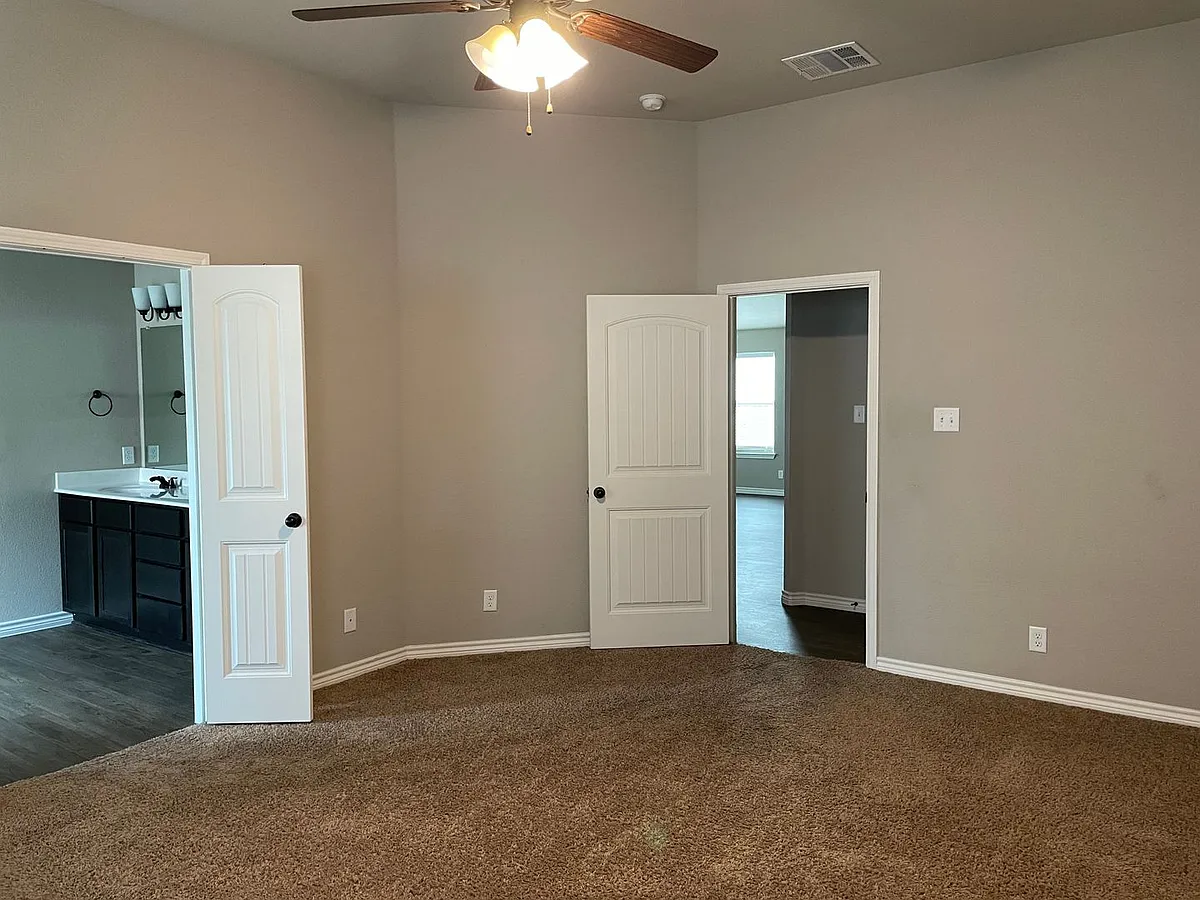 Building Photo - 902 Clanton Cv