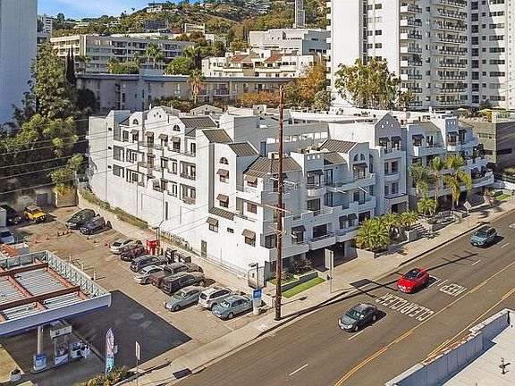 3rd image of 1121 N La Cienega Blvd APT 101