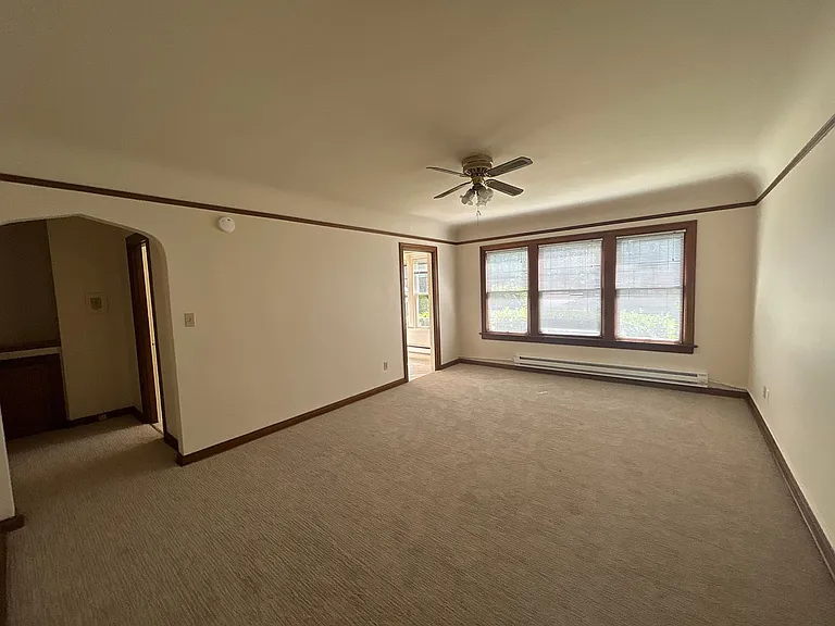 Leonard Apartments — Photo 23