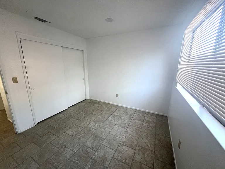 10387 S White Rock Rd #B — Photo 17