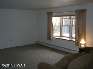 678 Oregon Tpke, Honesdale, PA 18431