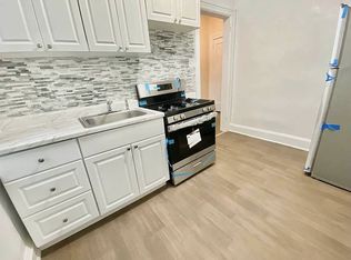 25-59 34th St #2R, Astoria, NY 11103