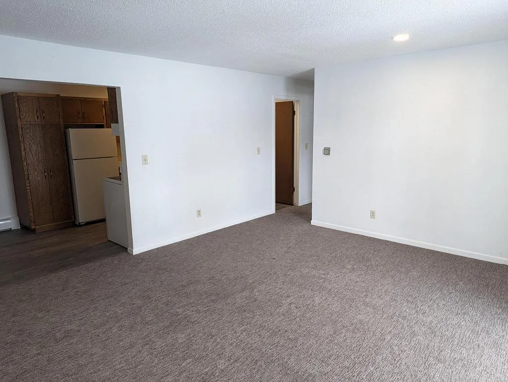 121 N 18th St. #5 Estherville — Photo 3