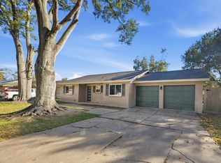 5002 Cedar Creek Dr, Dickinson, TX 77539