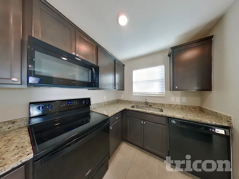 77063 Crosscut Way — Photo 6