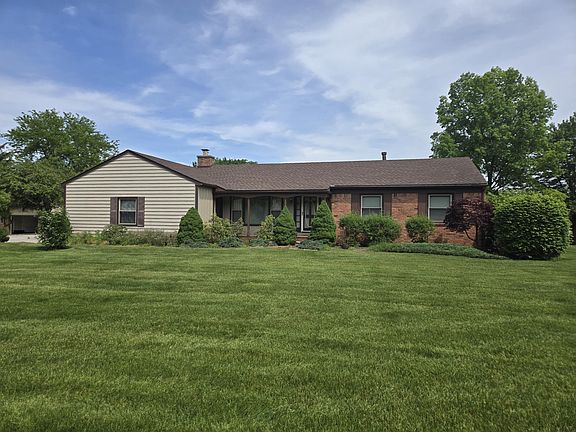2nd image of 5827 Pineview Dr