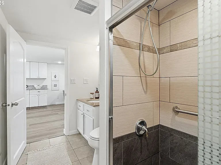 131 NW 11th Ave #B — Photo 11