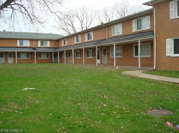 4907 Banbury Ct APT 3, Warrensville Heights, OH 44128