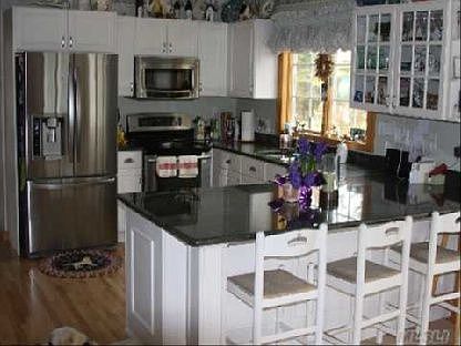 3rd image of 1 Pine Grove Ct