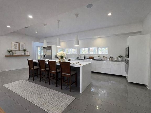 4th image of 14951 Bluff Rd