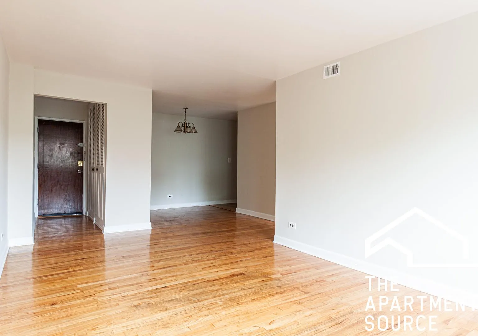 5917 North Kenmore Avenue #523 — Photo 3