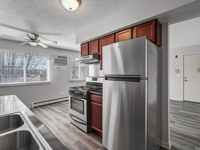2720 Rosalyn Ct #202 — Photo 10