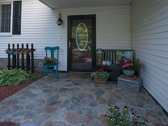 2nd image of 61 Wineberry Ln