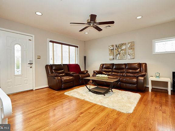 5th image of 8032 Lomond South Dr