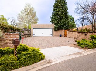 953 Camino De Chelly, Santa Fe, NM 87505