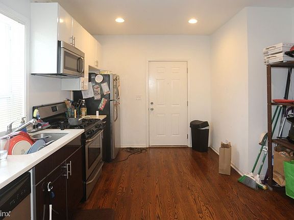 4th image of 3116 N Hoyne Ave #2F