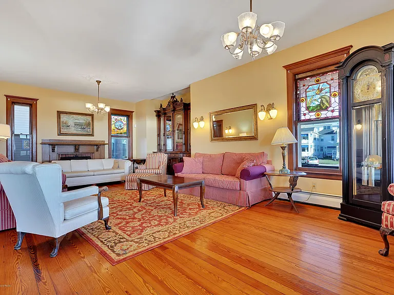 19 Ocean Ave — Photo 13