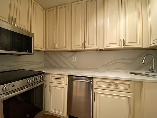 Rented by Maz Group NY | media 4