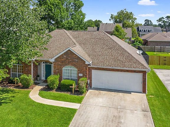 2nd image of 2424 Cassie Ln