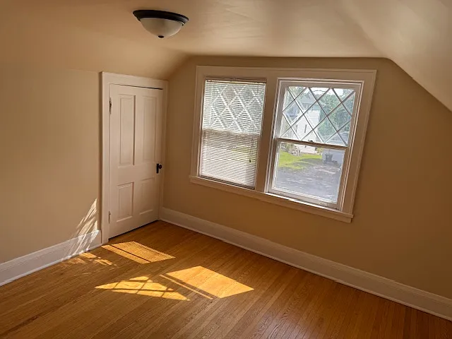 115 Chicago Ave N — Photo 17