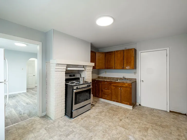 163 Walnut St #2 — Photo 7