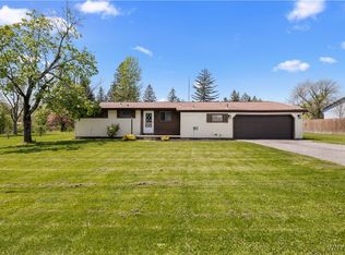 1152 Clearvue Dr, Alden, NY 14004