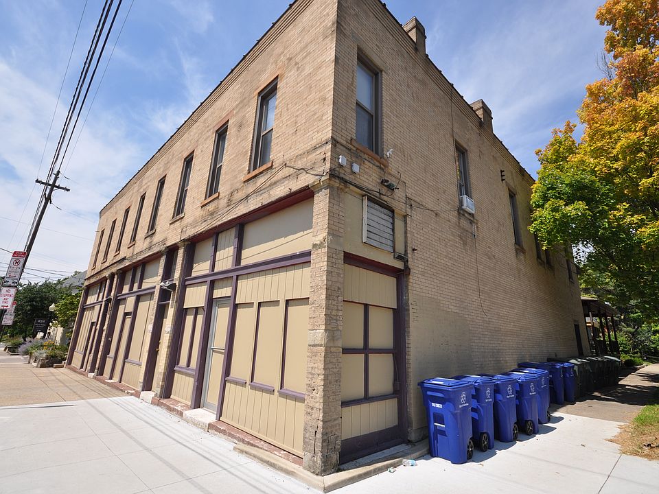 1st image of 250 W 5th Ave