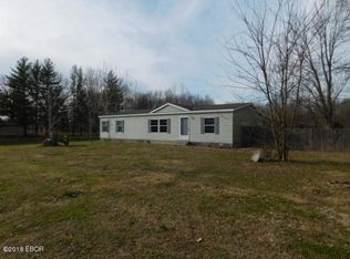 2911 Selmaville Rd, Salem, IL 62881