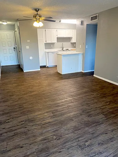 1327 Ortiz Dr SE #4 Photo 1