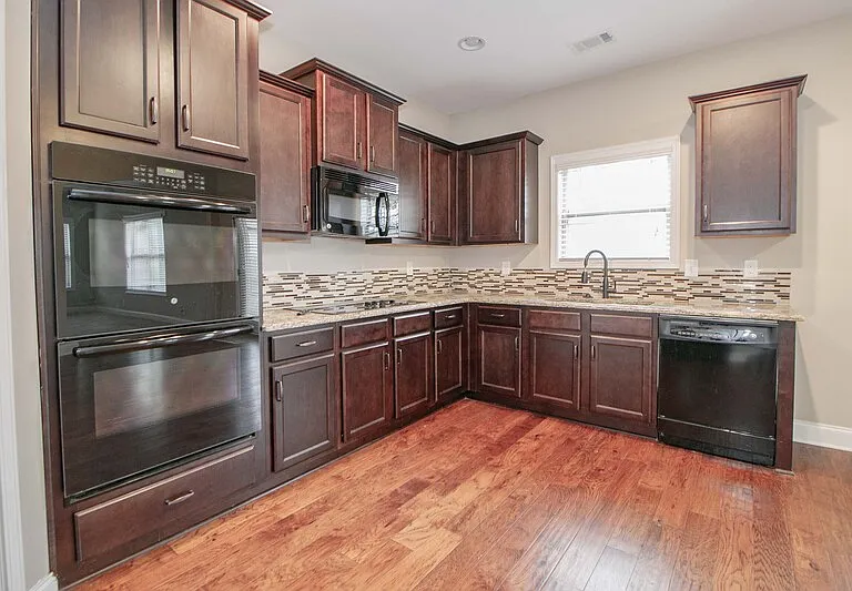 3338 N Henderson Way — Photo 6