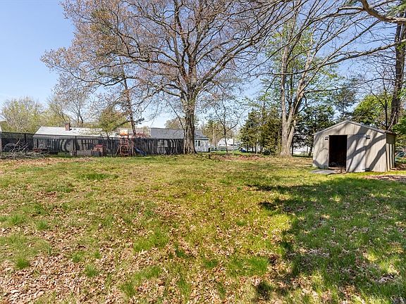 3rd image of 20 Rayburn Rd