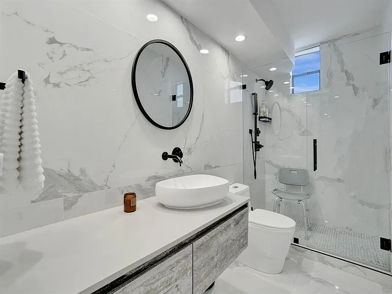 2500 Parkview Dr #1112 — Photo 17
