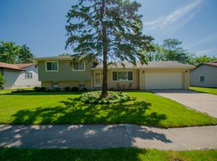 9375 Roosevelt Pl, Crown Point, IN 46307