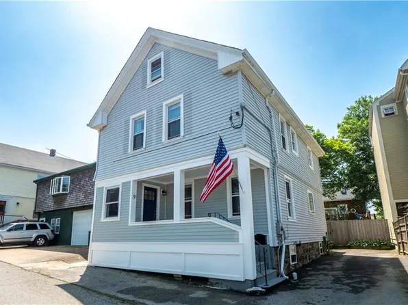 9 Underwood Ct, Newport, RI 02840